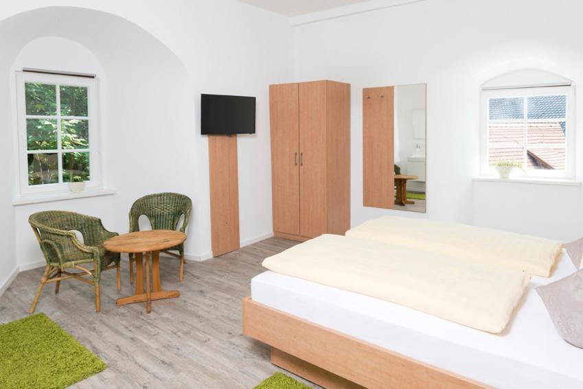 Hotel Garni Burg Waldenstein Rudersberg Ngoại thất bức ảnh